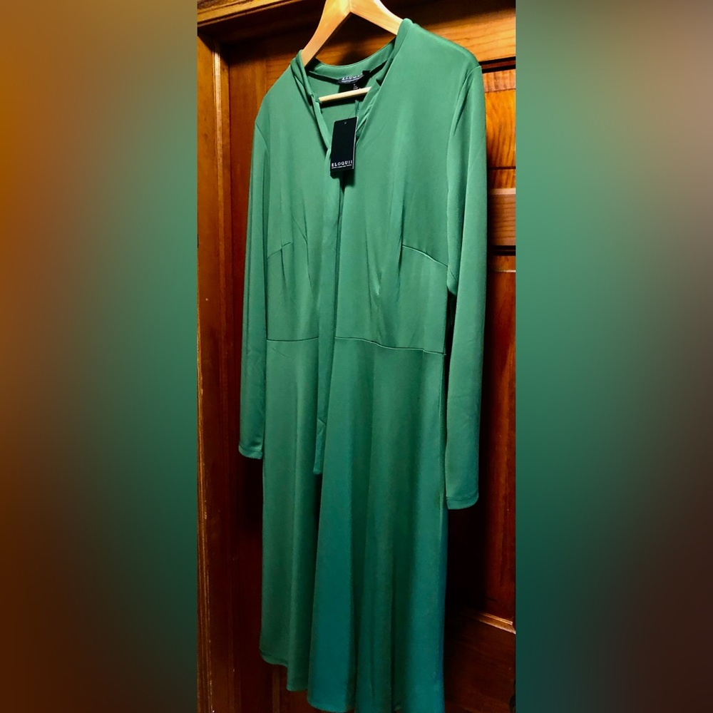 Eloquii size 18 beautiful green dress, NWT